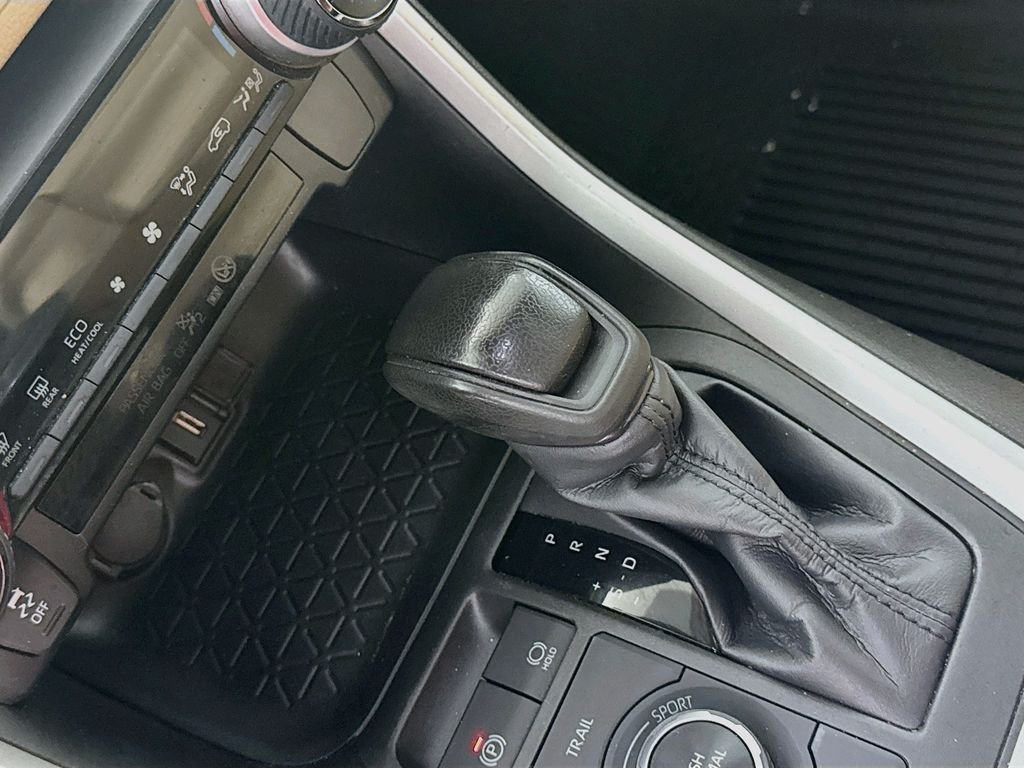 Used 2022 Midnight Black Metallic Toyota Hybrid LE image 15