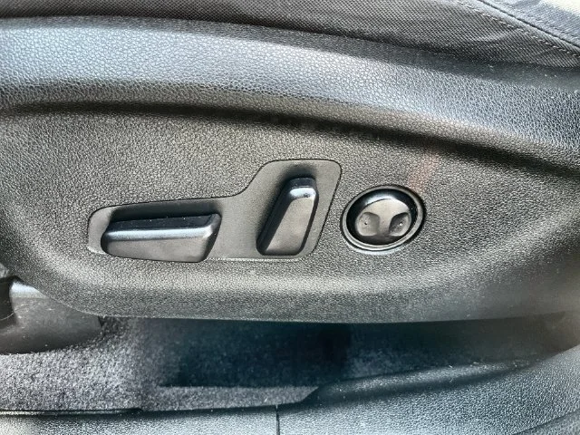 Used 2020 Black Kia S image 16