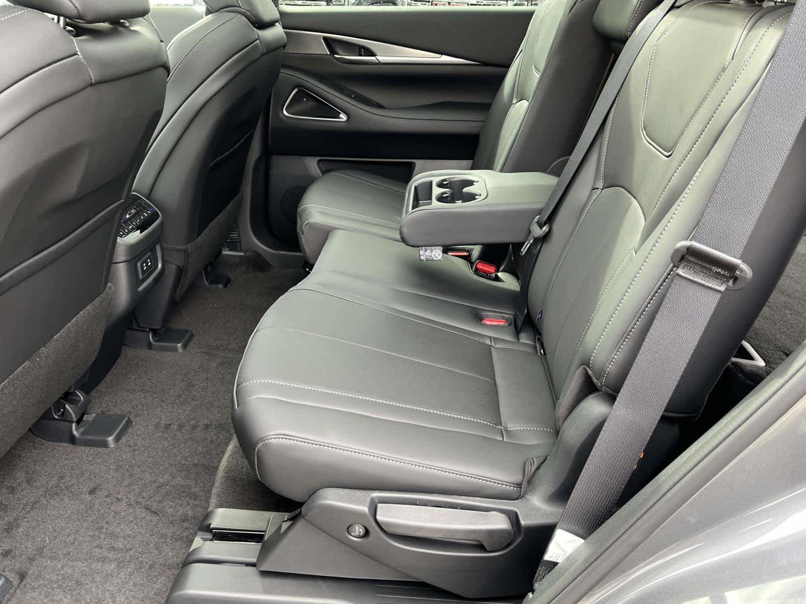 New 2027 Graphite Shadow INFINITI LUXE image 18
