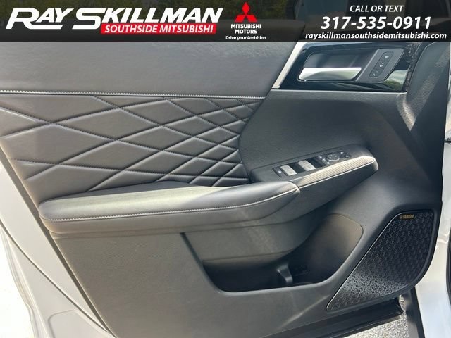 New 2026 White Diamond/Black Roof Mitsubishi Black Edition image 10