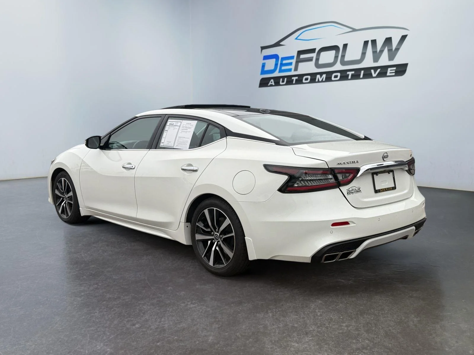 Used 2023  Nissan 3.5 SL image 5