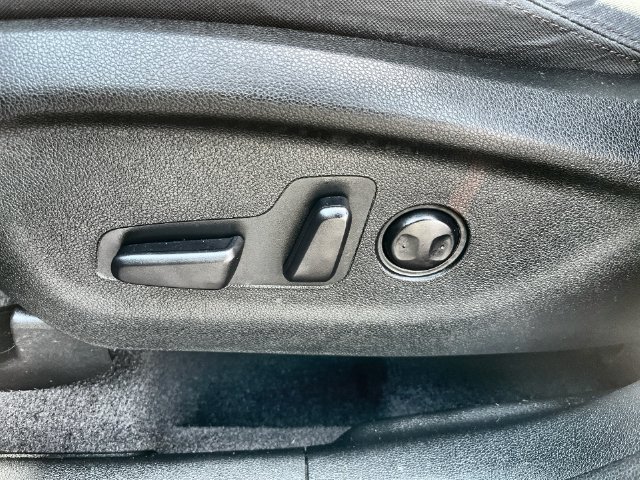 Used 2020 Black Kia S image 16
