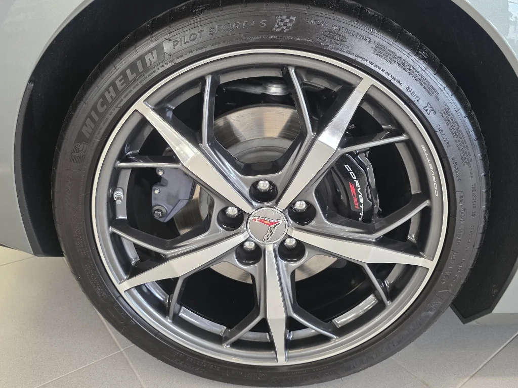 Used 2022 Hypersonic Gray Metallic Chevrolet Stingray image 20