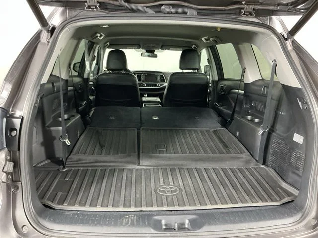 Used 2017 Gray Toyota LE Plus image 27