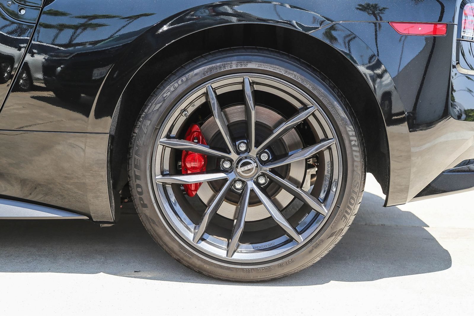Used 2024 Black Nissan Performance image 9