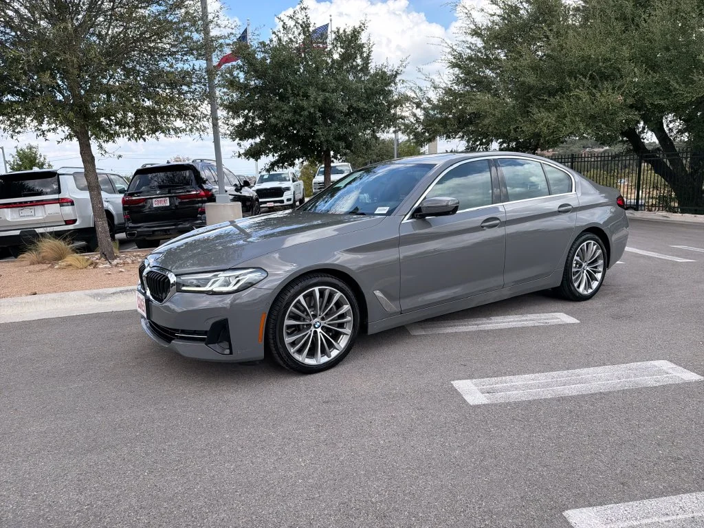Used 2021 Gray BMW 530i image 3