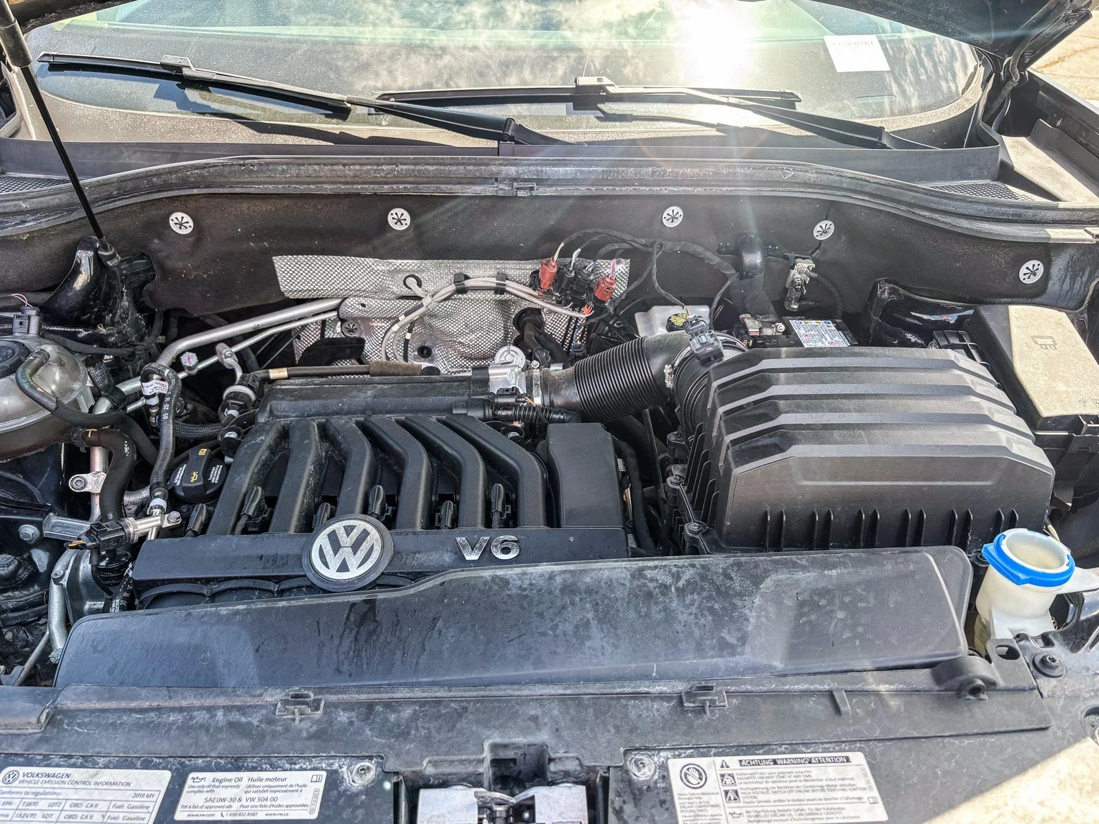 Used 2019 Pacific Blue Metallic Volkswagen 3.6L V6 SE image 13
