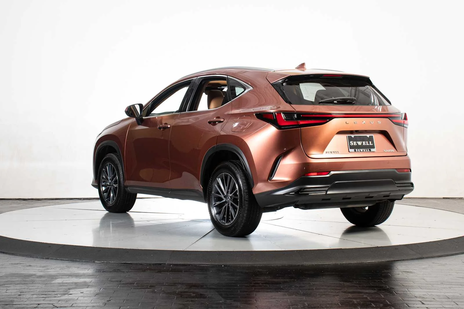 Used 2025 Copper Crest Lexus Premium image 4