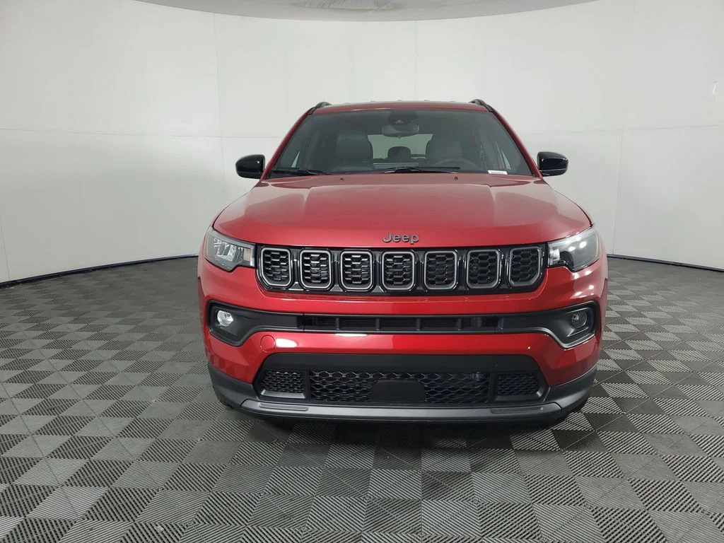 New 2026 Red Hot Pearl-Coat Exterior Paint Jeep Latitude image 9