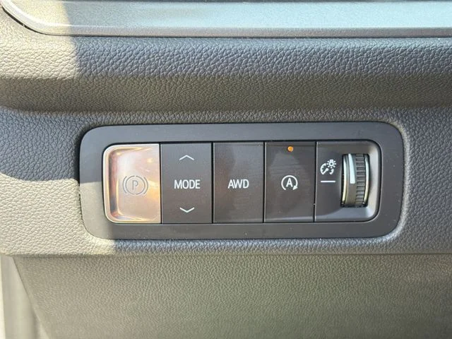 Used 2024 Gray Chevrolet LT image 31