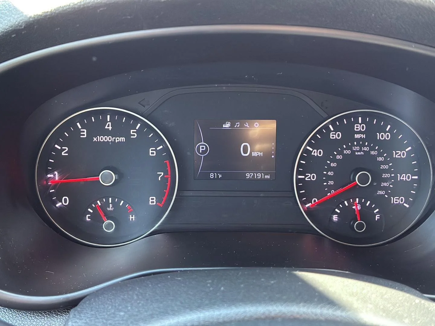Used 2019 Clear White Kia LX image 28