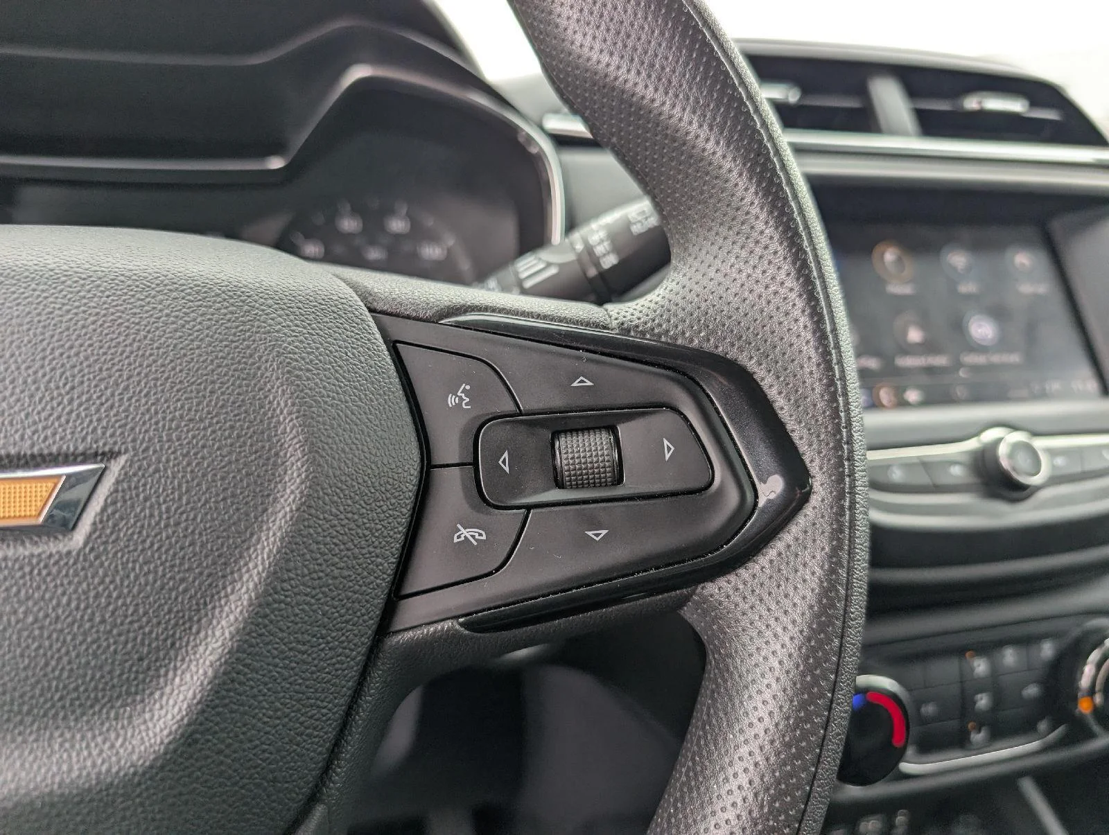 Used 2023 Mosaic Black Metallic Chevrolet LT image 13