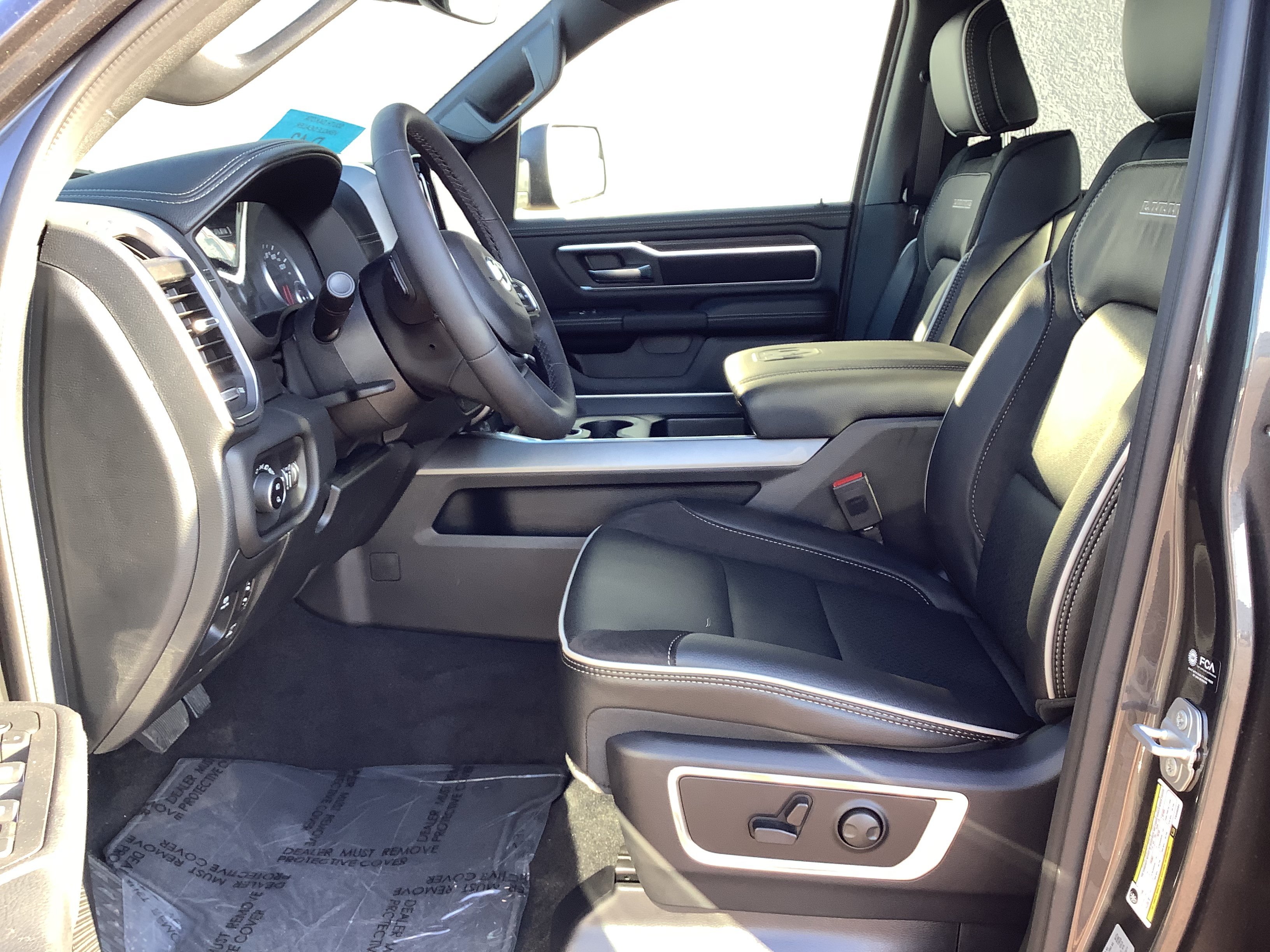 New 2026 Granite Crystal Metallic Clear-Coat Exterior Paint RAM Laramie image 10