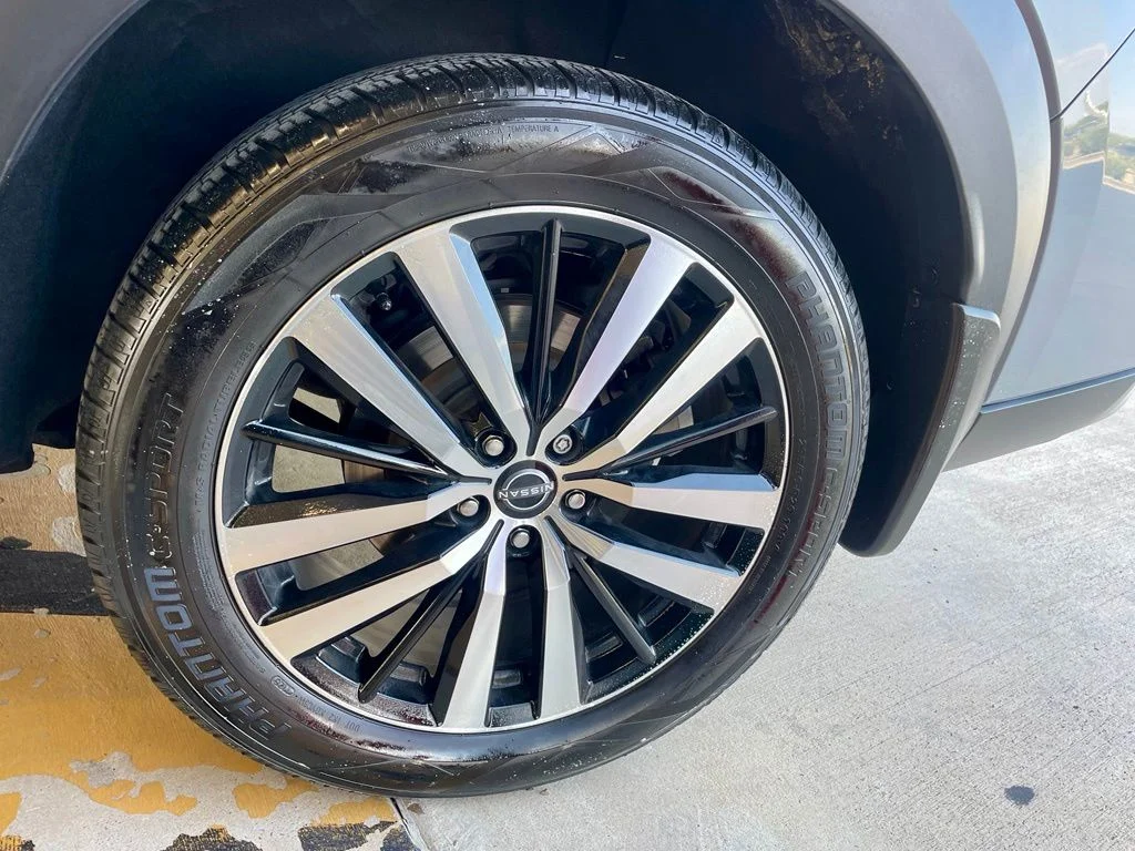 Used 2024 Gray Nissan Platinum image 20