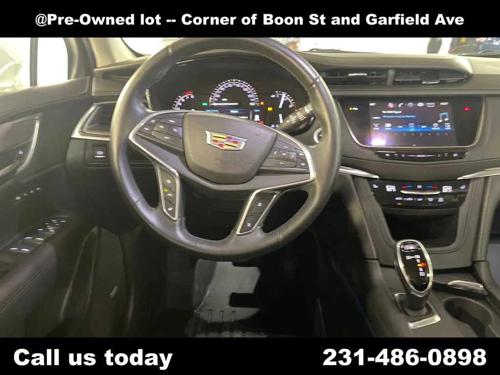 Used 2017 Silver Cadillac Luxury image 17