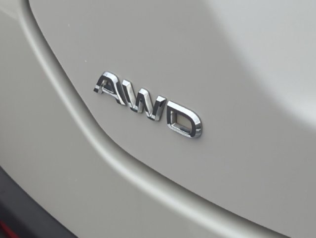 Certified Used 2023 Platinum White Pearl Honda EX-L image 24