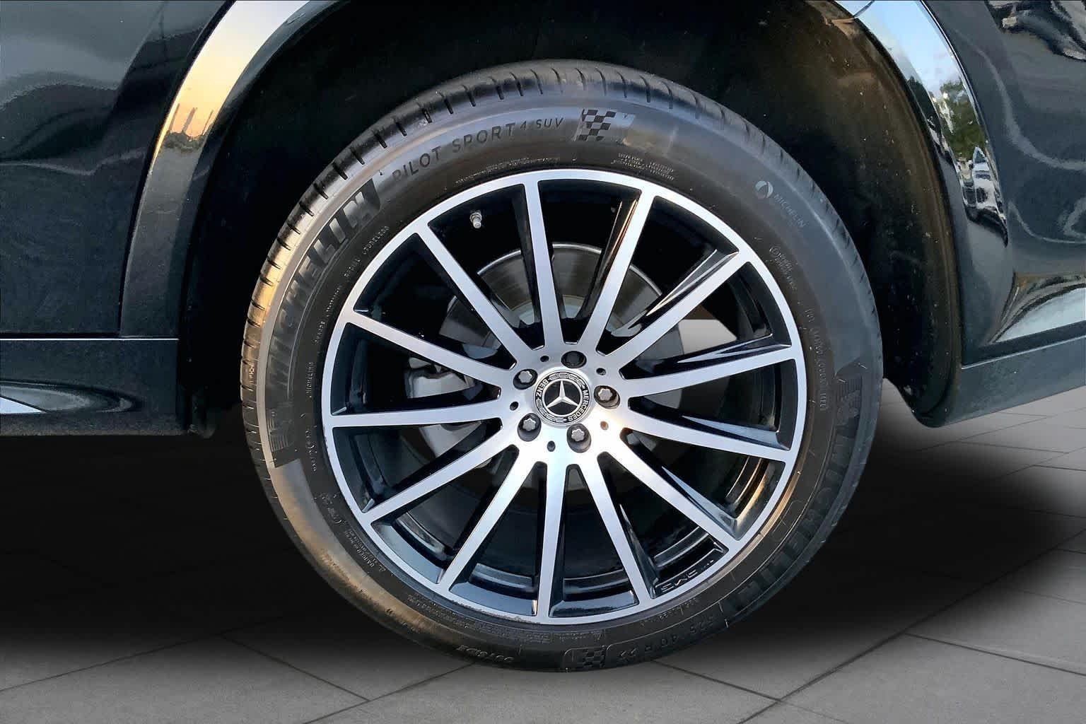 Used 2025 Twilight Blue Metallic Mercedes-Benz GLS 450 image 10