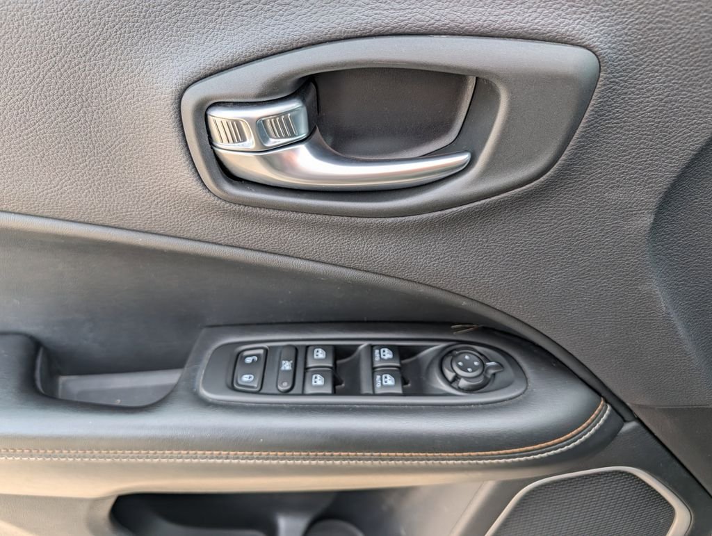 Used 2018 Black Jeep Sport image 19