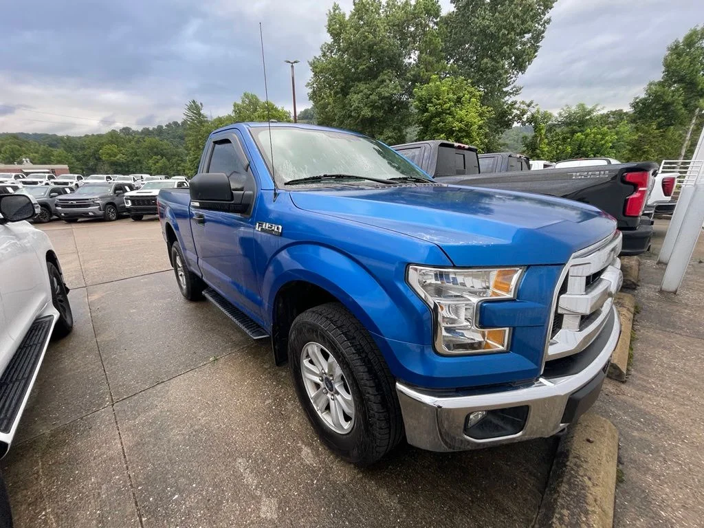 Used 2016 Blue Ford XLT image 3