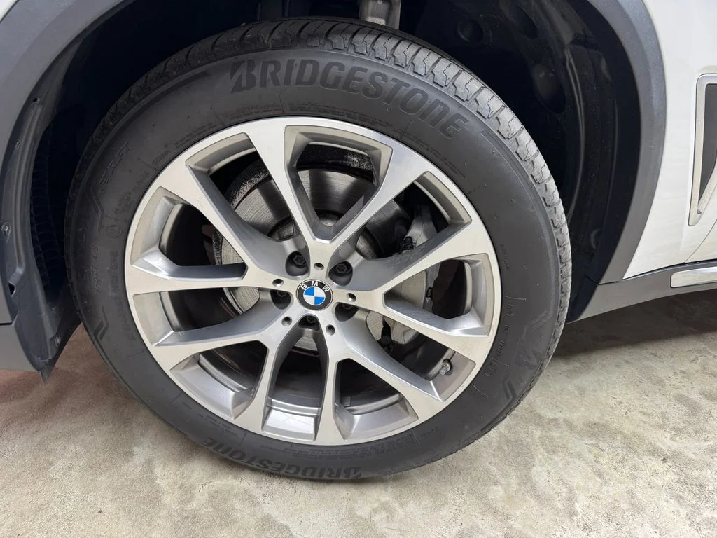 Used 2022 White BMW xDrive40i image 27