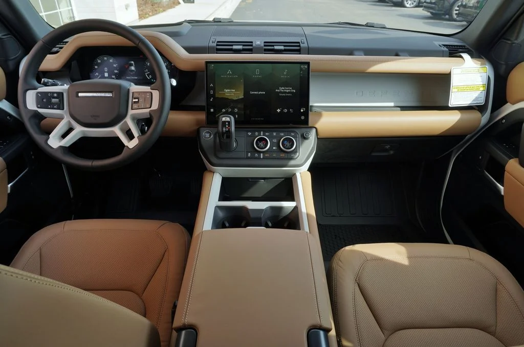 New 2026 Fuji White Land Rover S image 10