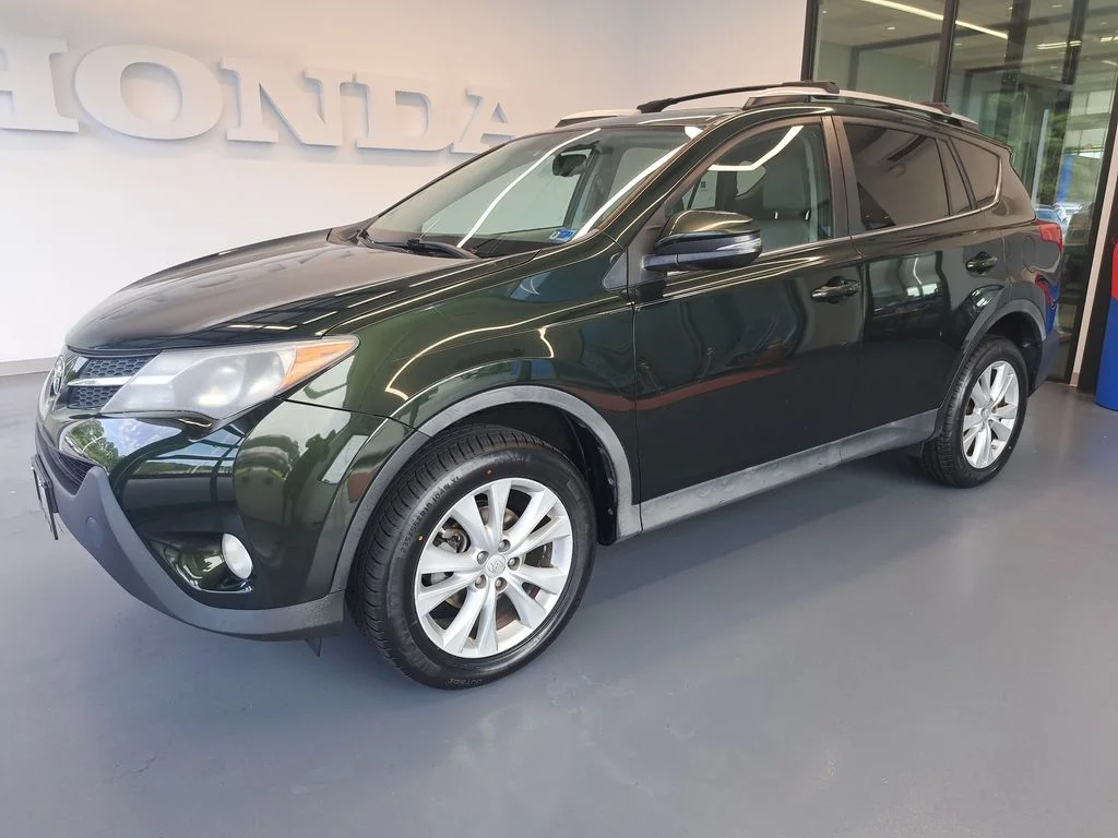 Used 2013 Green Toyota Limited image 2
