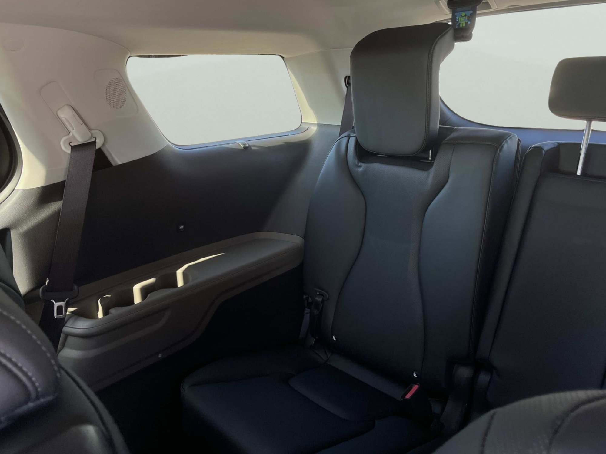 New 2026 Ivory Silver Kia EX image 24