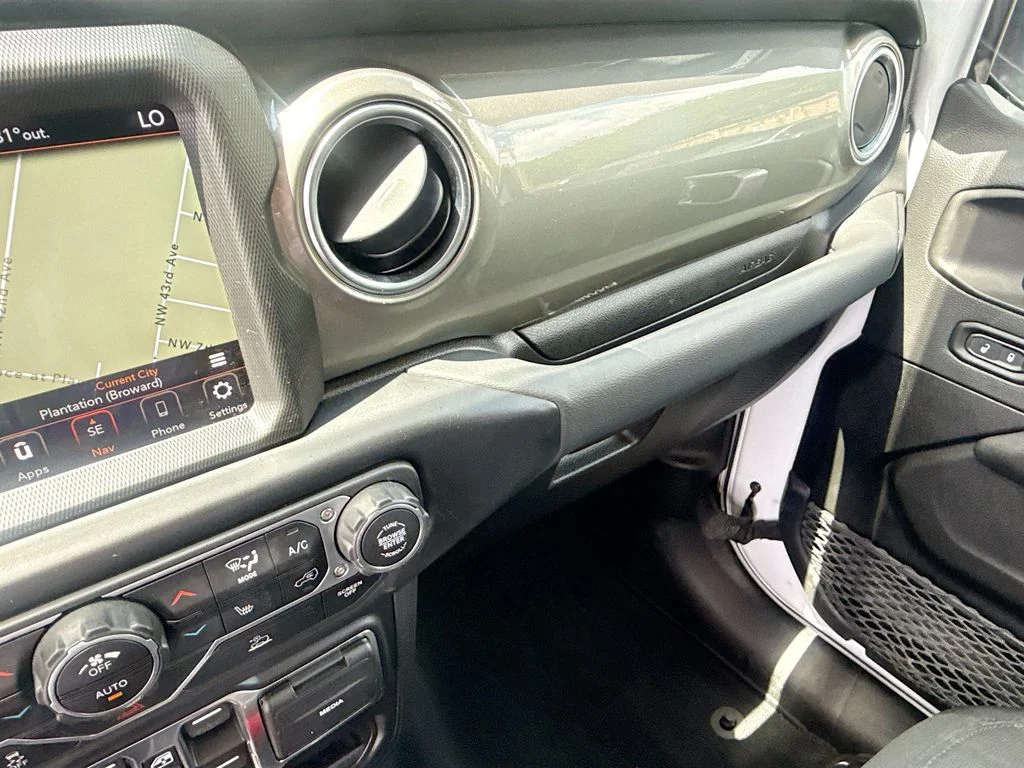Used 2022 White Jeep Unlimited Sahara image 24