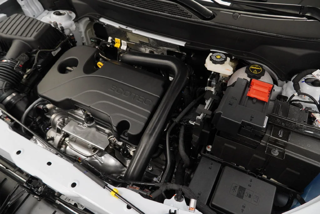 New 2027 Polar White Tricoat Chevrolet RS image 41
