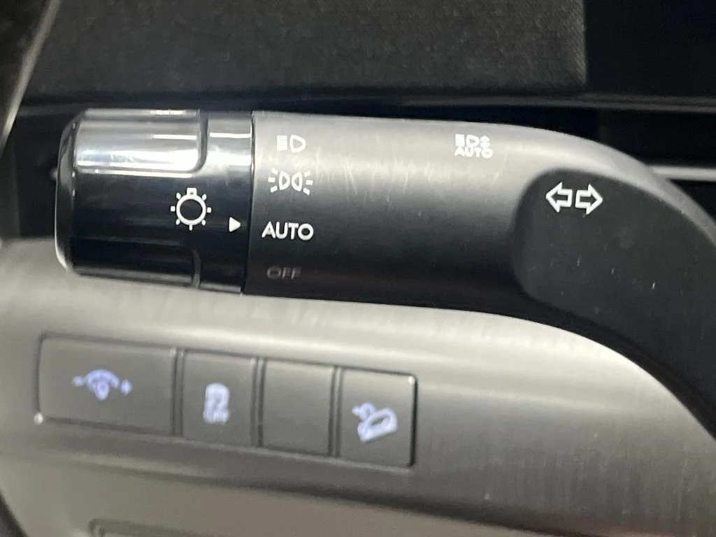 Used 2024 Mirage Green Hyundai SEL FWD 1 OWNER image 27