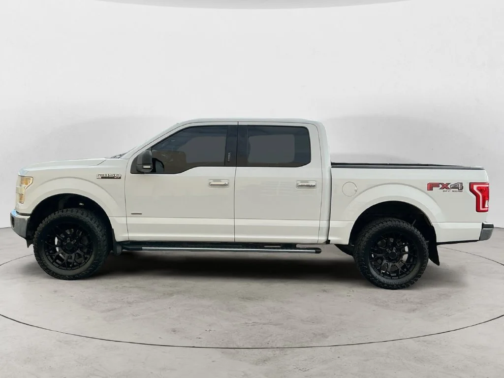 Used 2016 White Ford XLT image 12