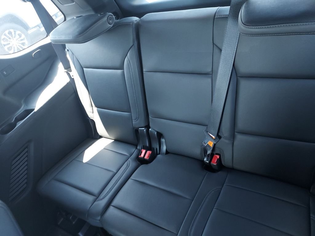 Used 2023 Gray Chevrolet Z71 image 24