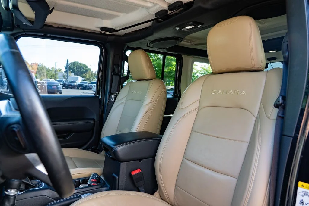 Used 2018 Black Jeep Unlimited Sahara image 21