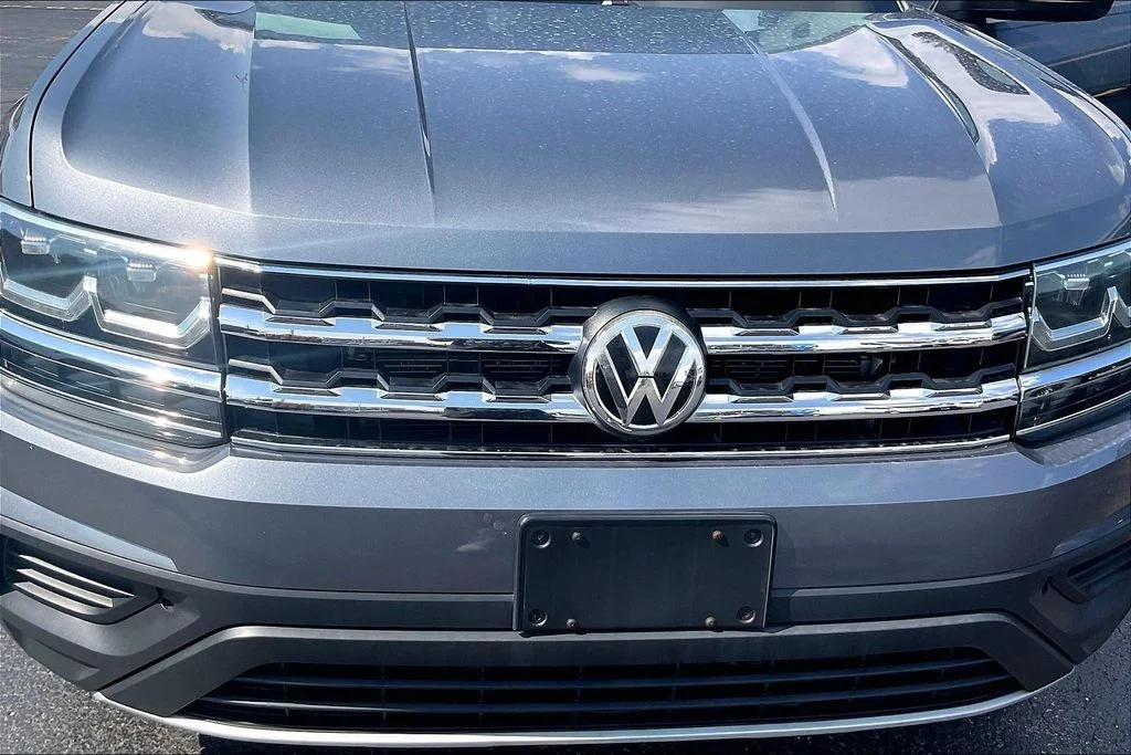 Used 2019 Gray Volkswagen S image 31