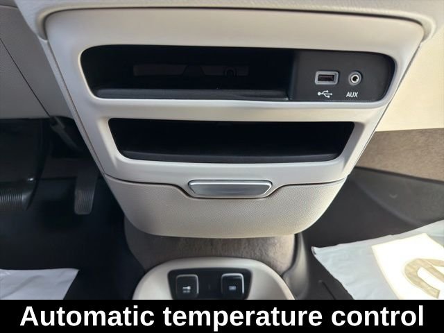 Used 2017 White Chrysler Touring L image 14