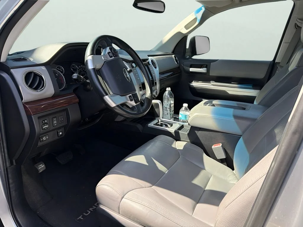 Used 2014  Toyota LTD image 4
