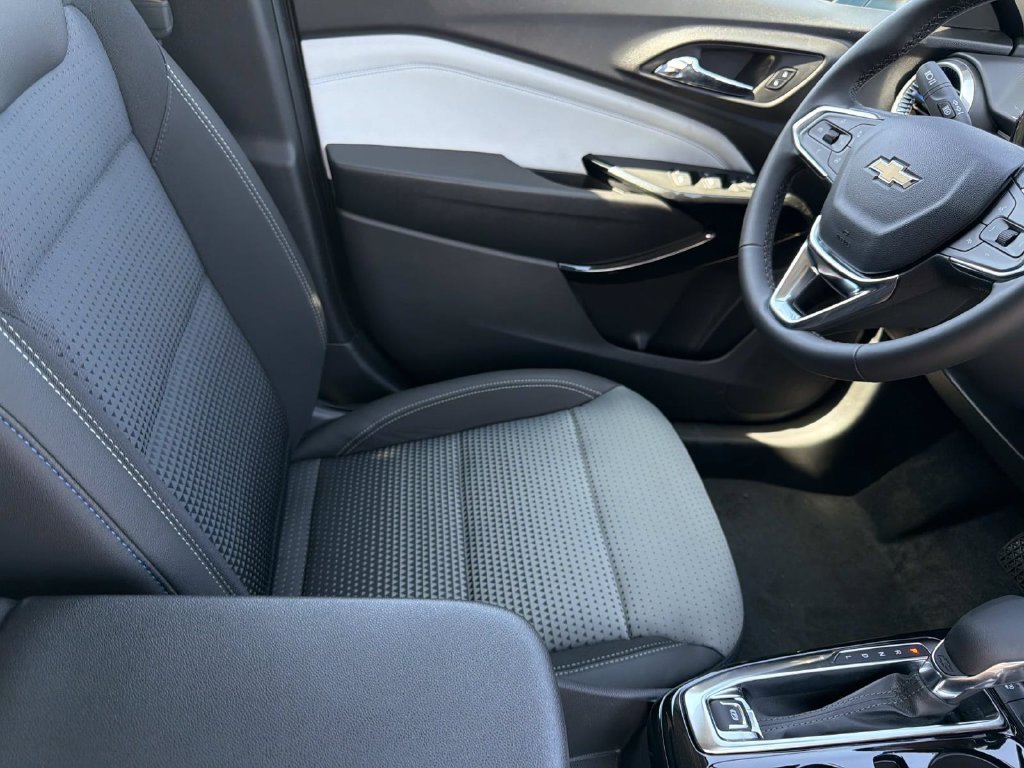 2026 Chevrolet Trax LT - Photo 11