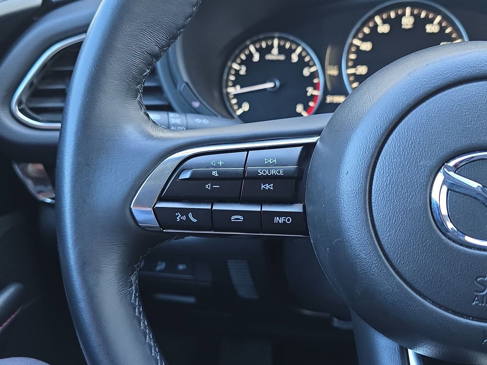 2025 Mazda CX-30 Carbon Edition - Photo 19