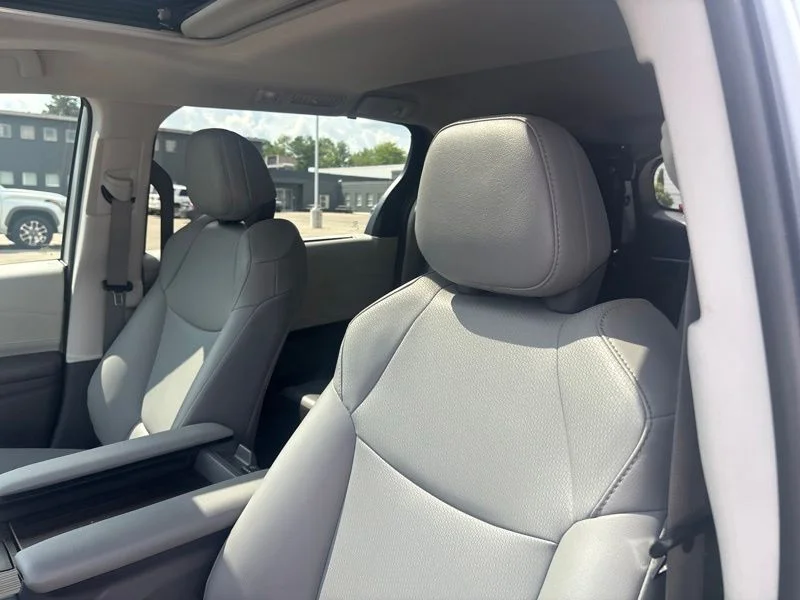 Used 2022 Silver Toyota XLE image 28