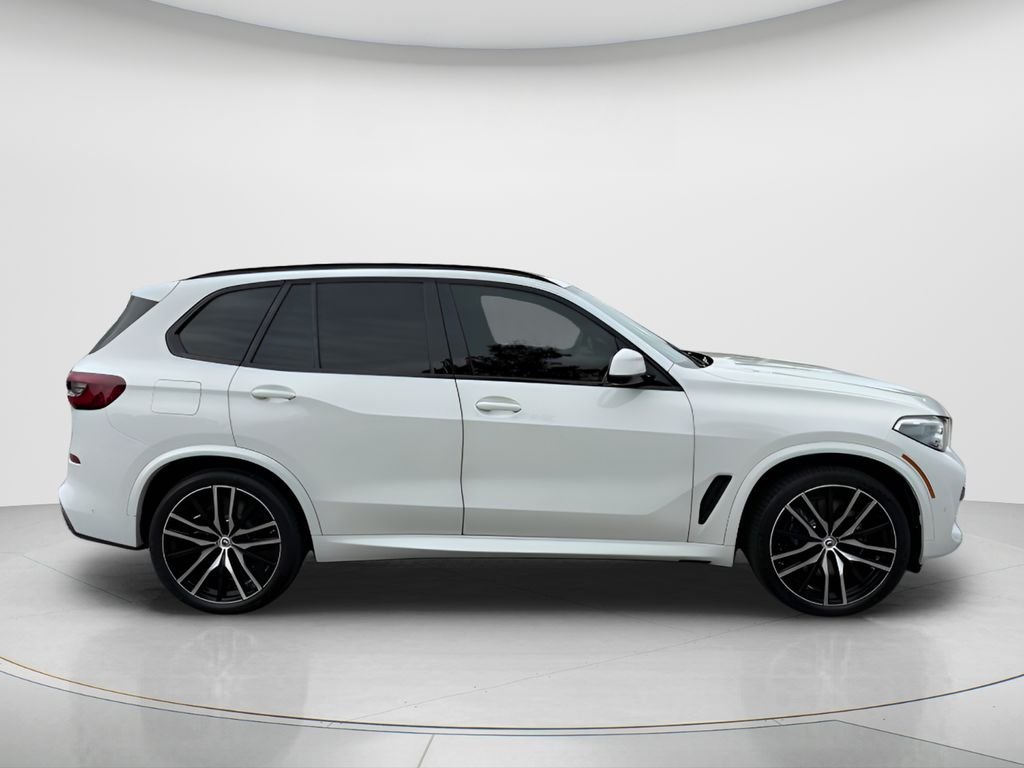 Certified Used 2022 Alpine White BMW M50i image 4