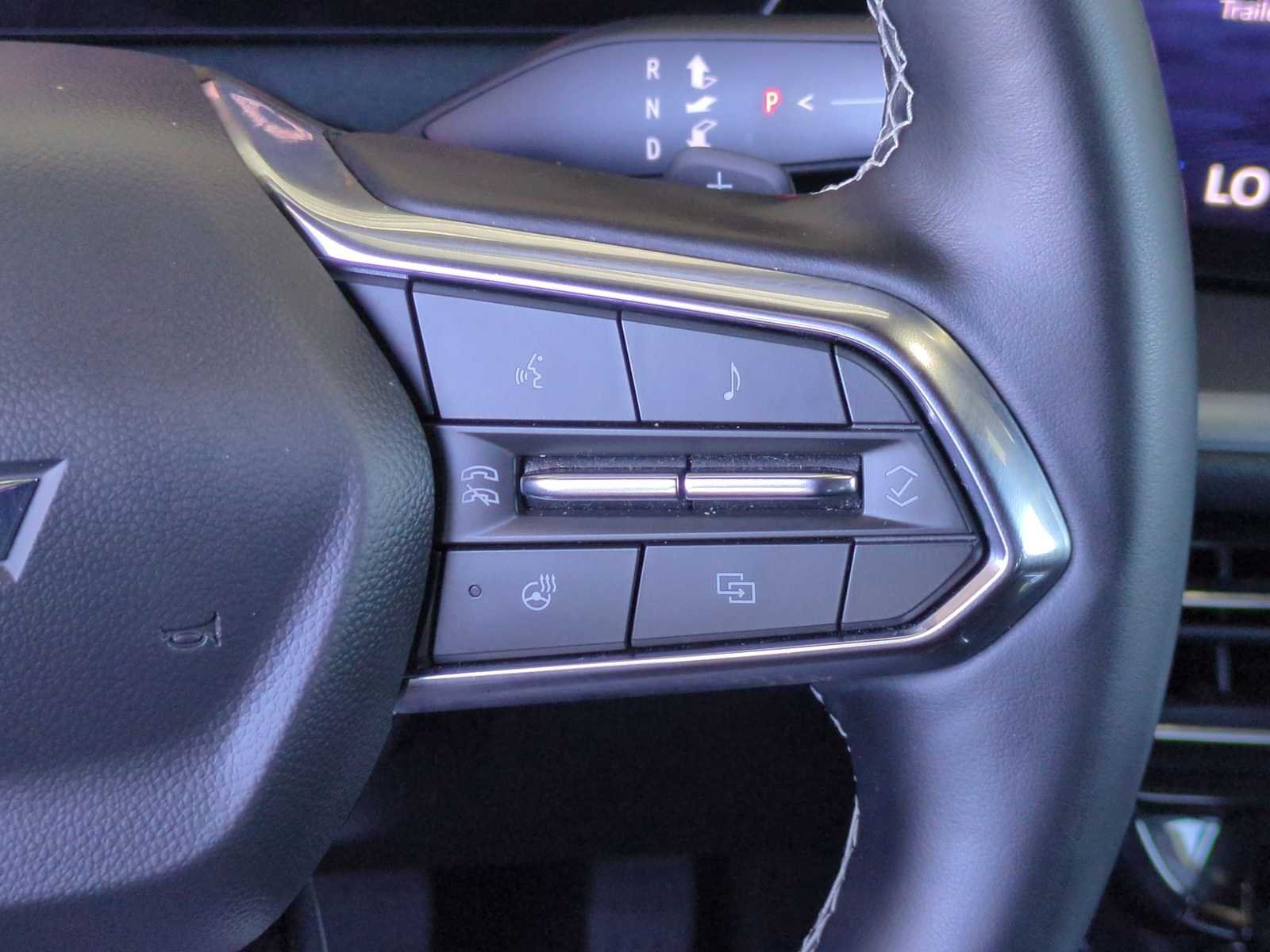 Used 2025 Summit White Chevrolet LT image 16