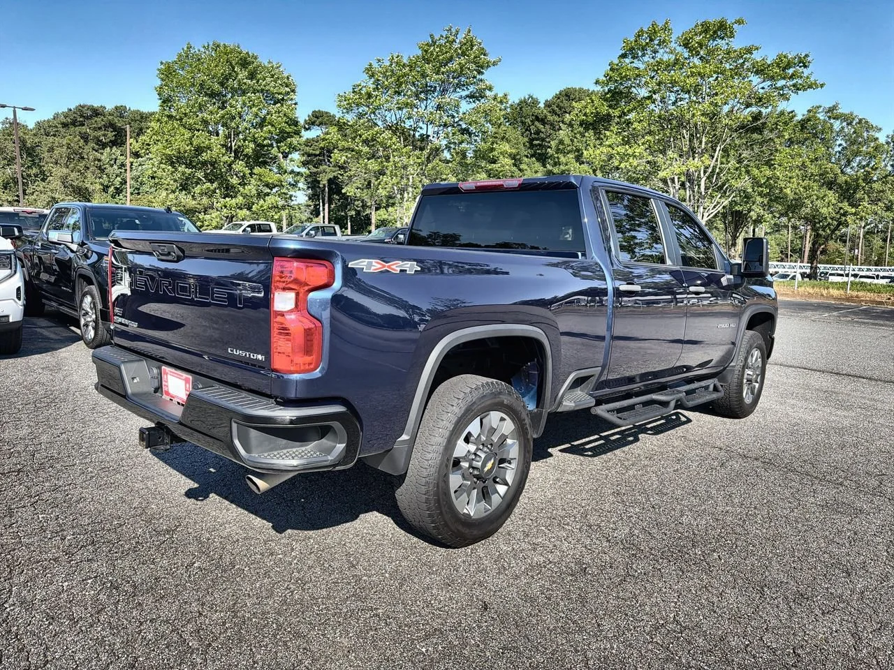 Used 2022 Northsky Blue Metallic Chevrolet Custom image 8