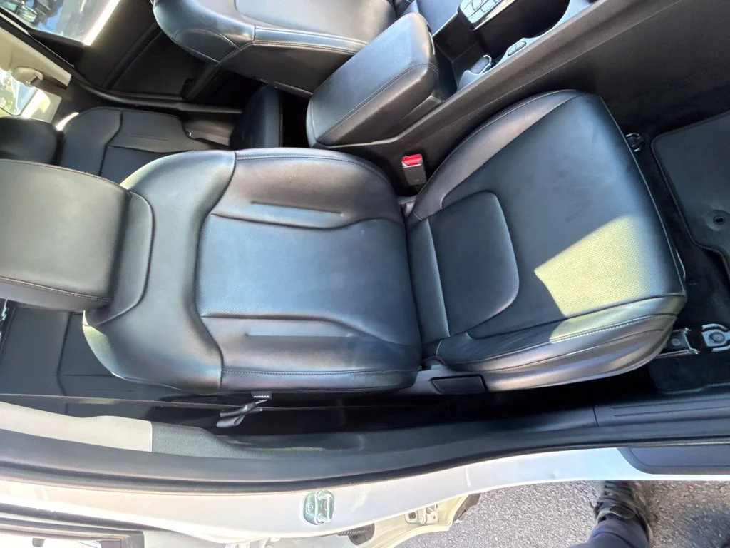 Used 2023 White Kia EX image 31