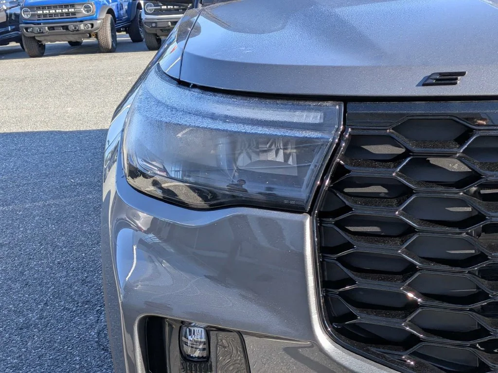 New 2027 Carbonized Gray Metallic Ford ST-Line image 8
