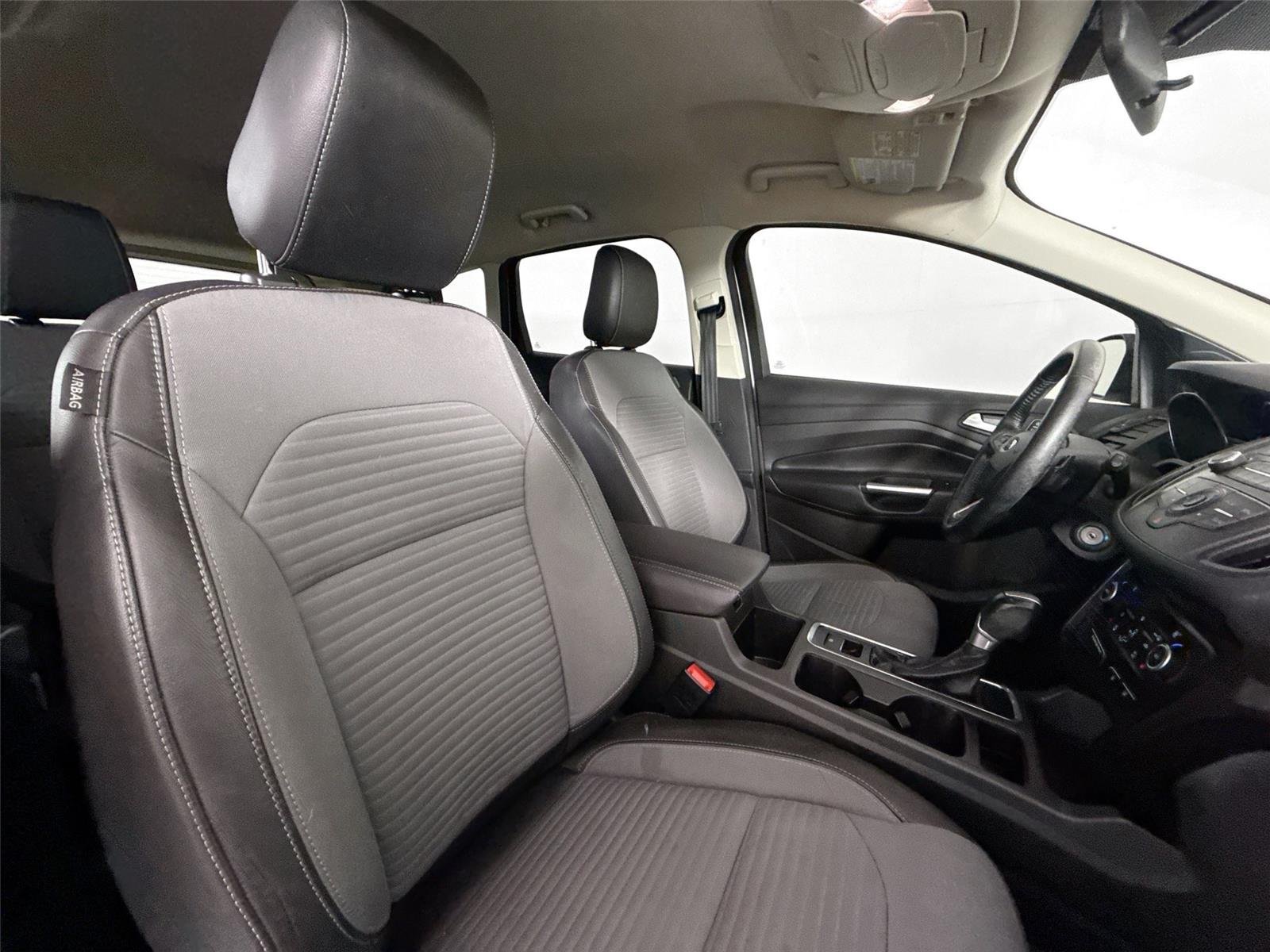 Used 2018 Ingot Silver Ford SE image 39