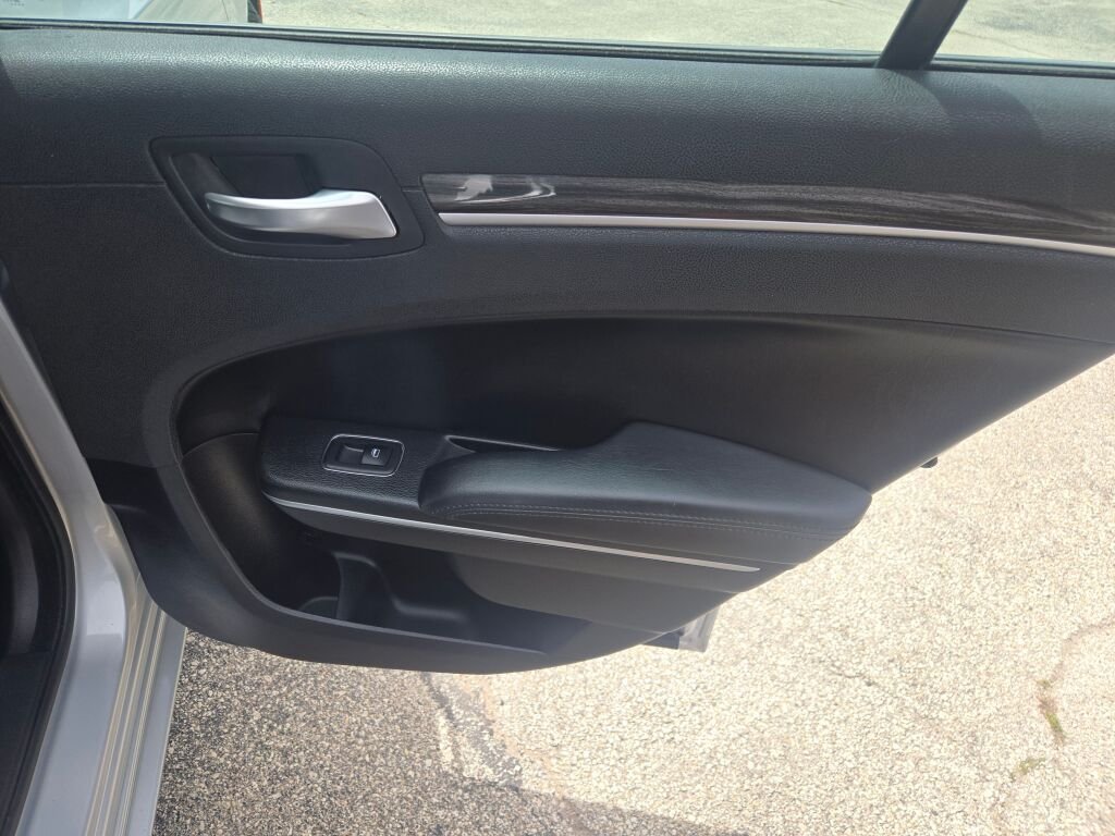Used 2021 Silver Chrysler Touring image 9