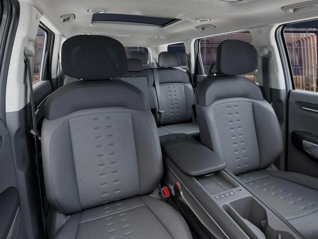 New 2026 Ivory Silver Kia Wind AWD image 15