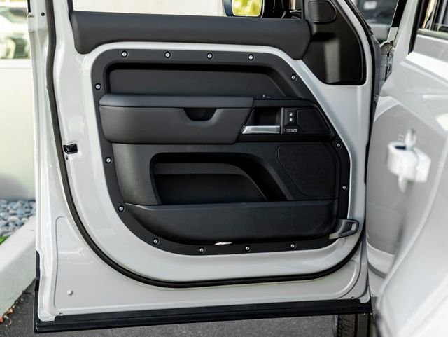 New 2026 Borasco Grey Land Rover X image 12