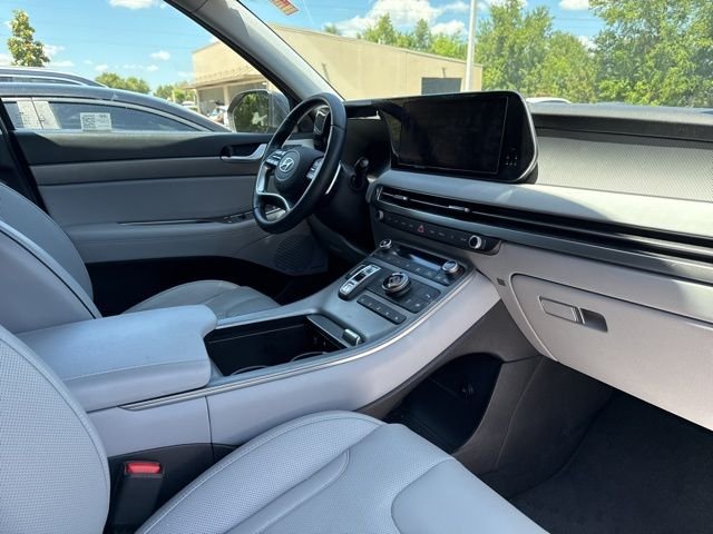 Used 2024 Gray Hyundai SEL image 6