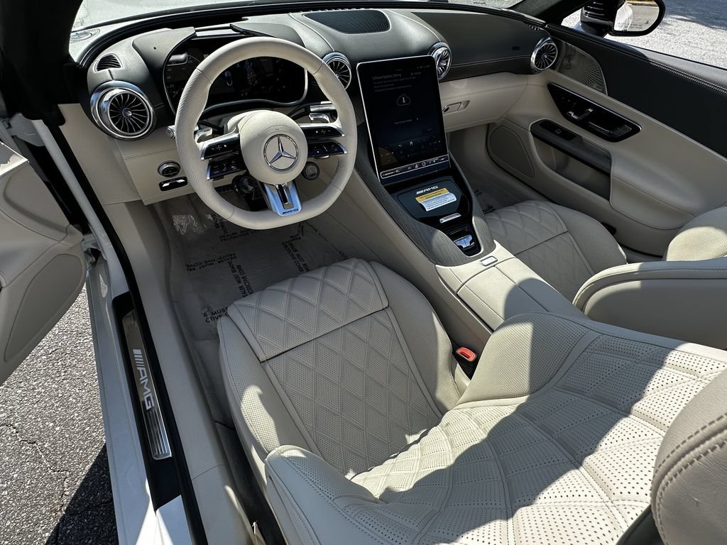 New 2026 MANUFAKTUR Moonlight White Metallic Mercedes-Benz AMG® SL 43 image 57